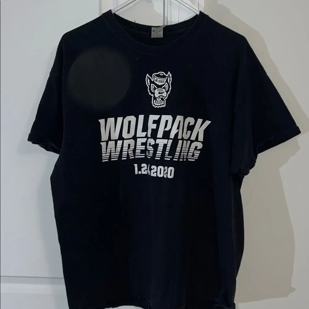 Black 2020 NC North Carolina men’s State Wolfpack wrestling team T shirt-XL